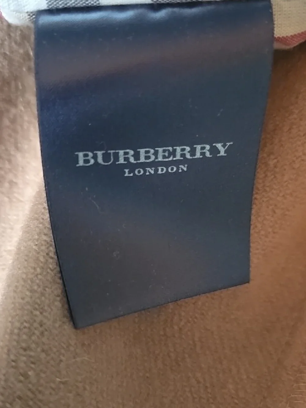 BURBERRY Womens' Brown Jacket for rain or shine. - Picture 7 of 7